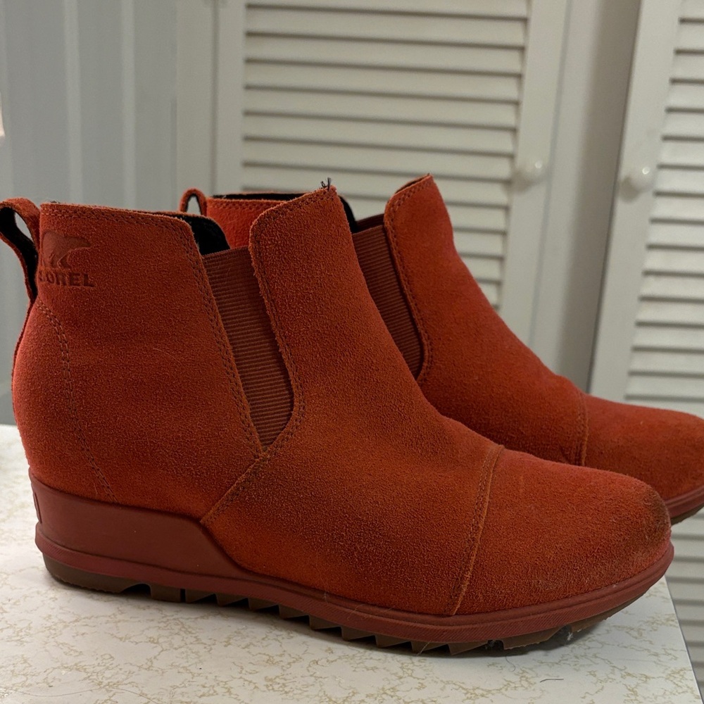 Like new Sorel Boots